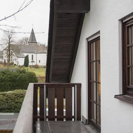 Daire Bear Am Skihang Winterberg